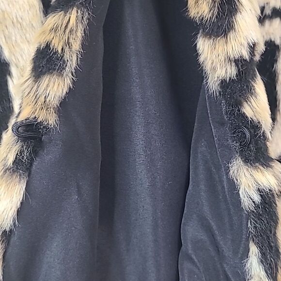Love Token Faux Fur Round Neck Cropped Jacket Leopard Print Size S - Picture 4 of 10
